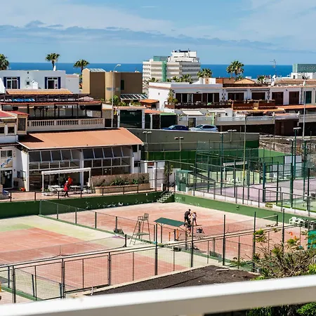Modern With Ocean Views And Heated Pool In Malibu Park