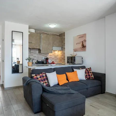 Modern With Ocean Views And Heated Pool In Malibu Park Costa Adeje (Tenerife)