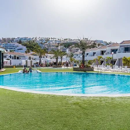 Appartamento Modern With Ocean Views And Heated Pool In Malibu Park