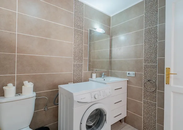 Modern With Ocean Views And Heated Pool In Malibu Park * Costa Adeje (Tenerife)