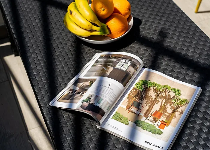 Modern With Ocean Views And Heated Pool In Malibu Park *