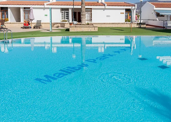 Modern With Ocean Views And Heated Pool In Malibu Park