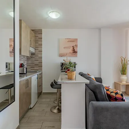 Modern With Ocean Views And Heated Pool In Malibu Park