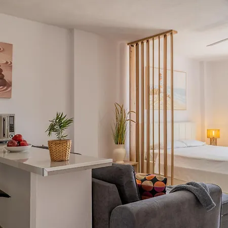 Modern With Ocean Views And Heated Pool In Malibu Park