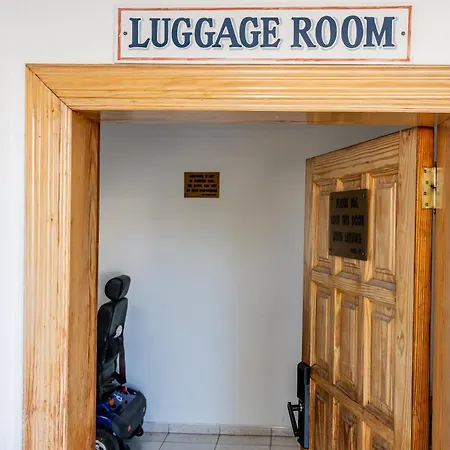 Modern With Ocean Views And Heated Pool In Malibu Park Appartement Costa Adeje (Tenerife)