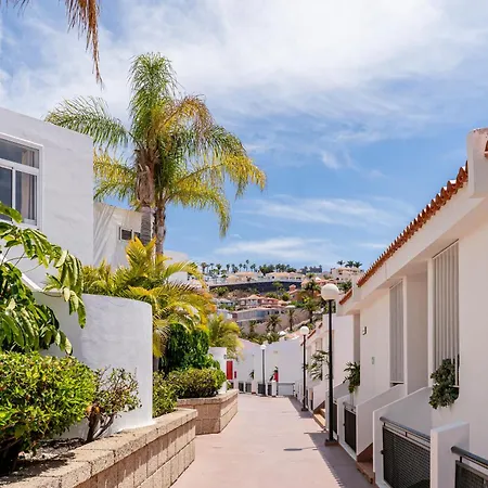 Modern With Ocean Views And Heated Pool In Malibu Park *