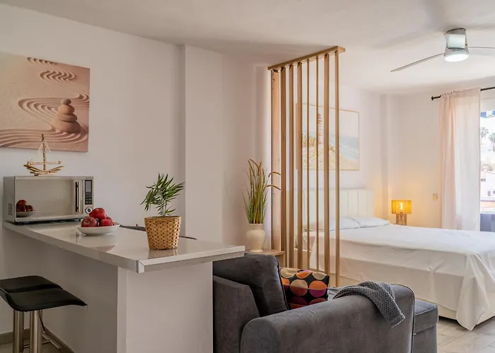 Modern With Ocean Views And Heated Pool In Malibu Park